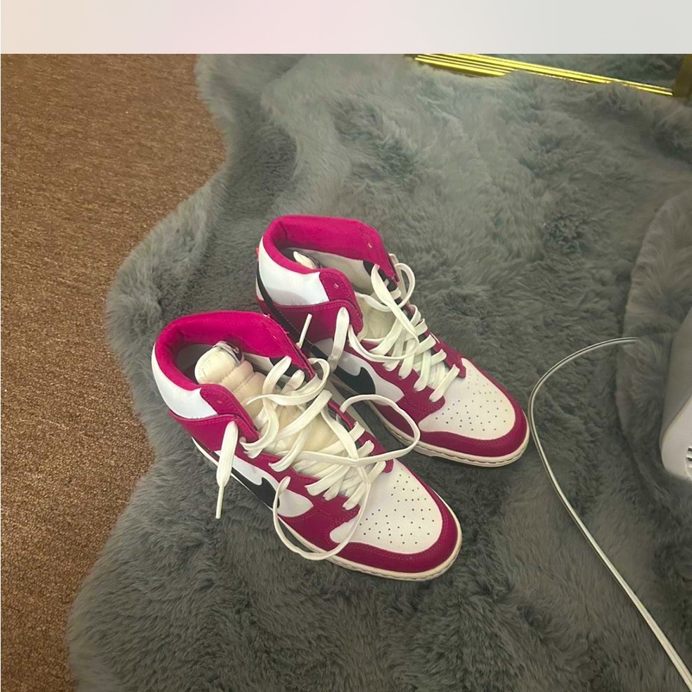 Women’s Nike Dunk Sky Hi -Wedge Sneaker 
Vintage